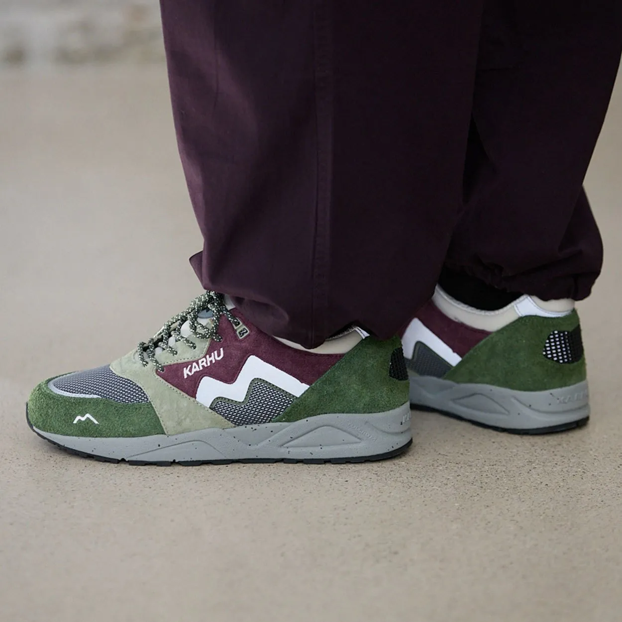 ARIA 95 - BRONZE GREEN / FIG sold by Karhu product image thumbnail 2