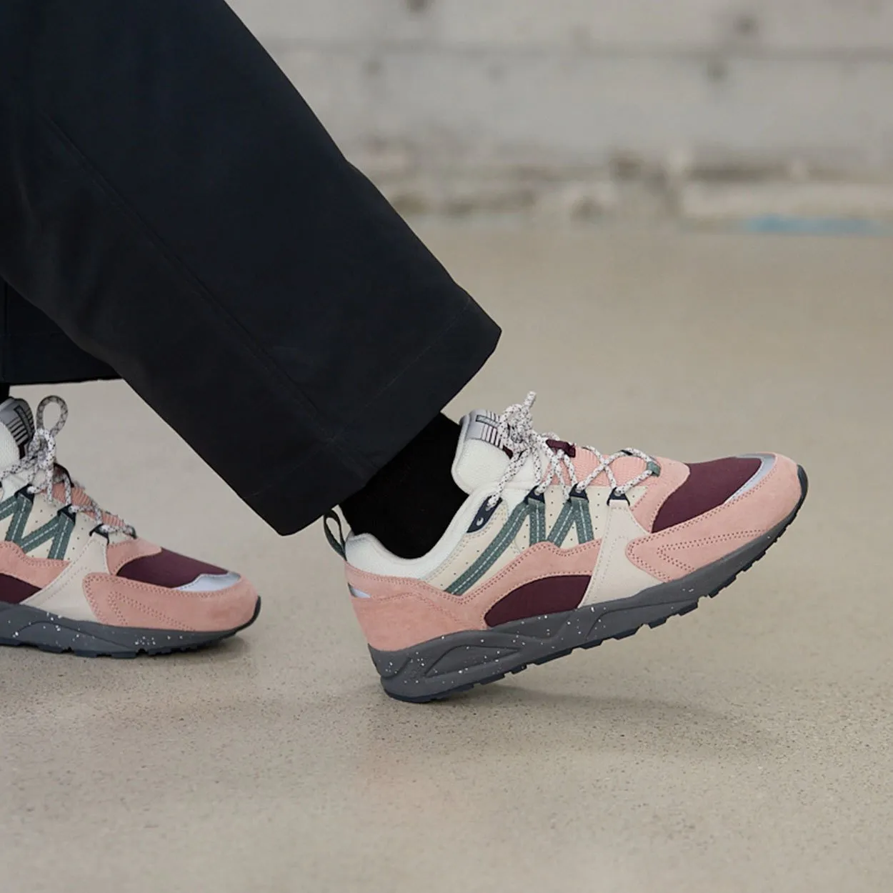 FUSION 2.0 - CAMEO ROSE / ICEBERG GREEN sold by Karhu product image thumbnail 2