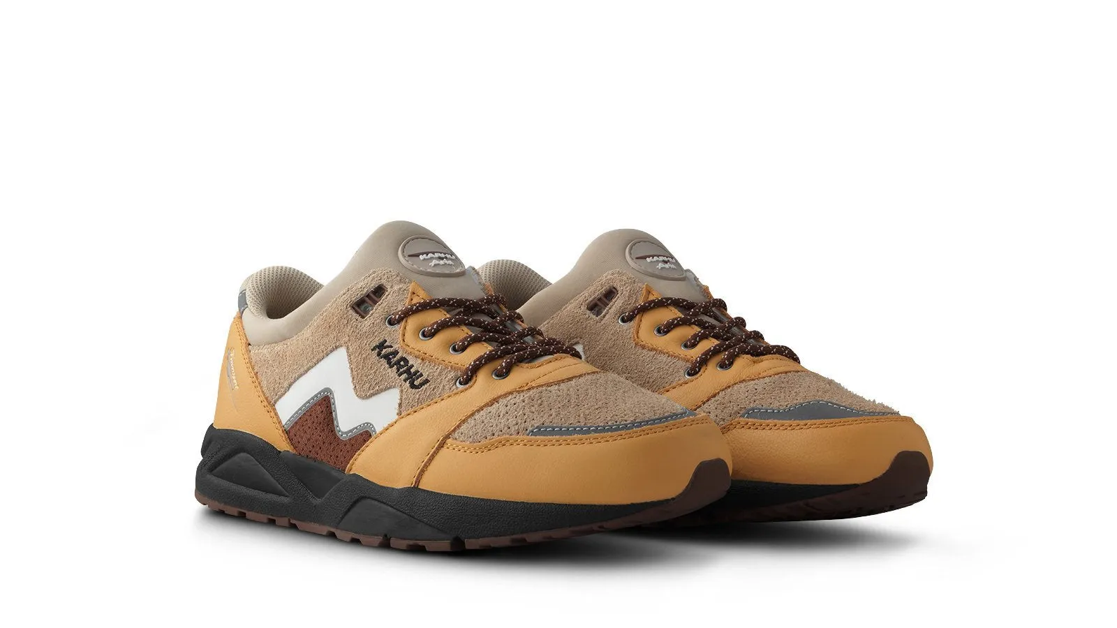 ARIA 95 - OAK BUFF / WHITE sold by Karhu product image thumbnail 3