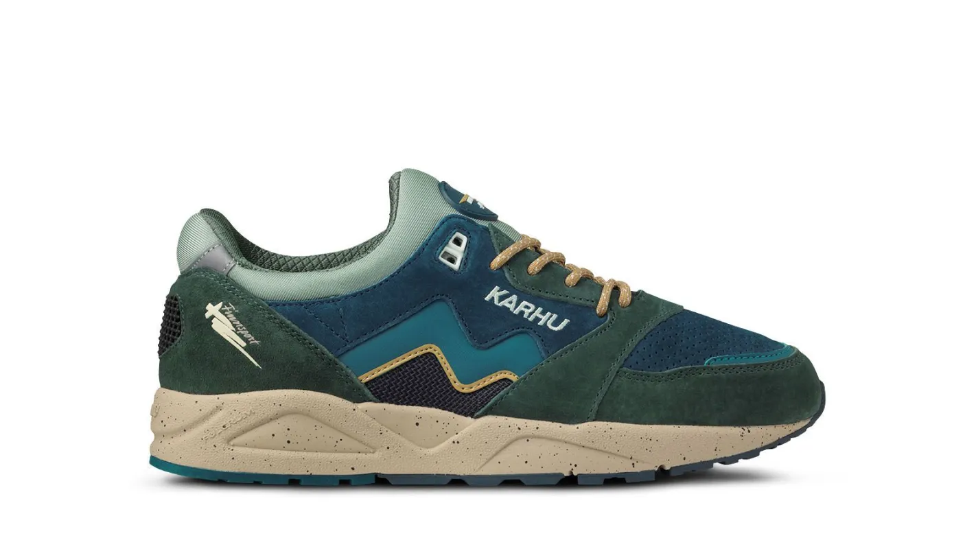 ARIA 95 - DARK FOREST / DEEP LAGOON sold by Karhu