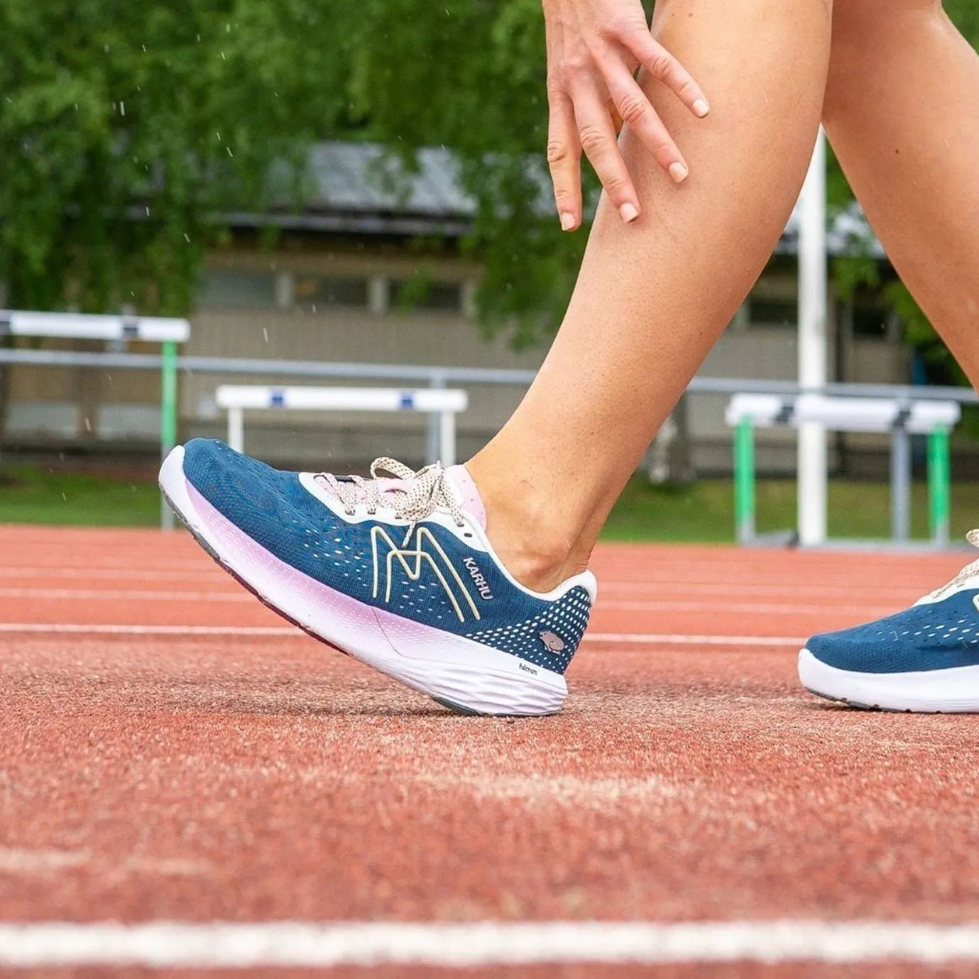 WOMEN'S IKONI 2.0 - BLUE MIRAGE / DAWN PINK sold by Karhu product image thumbnail 2