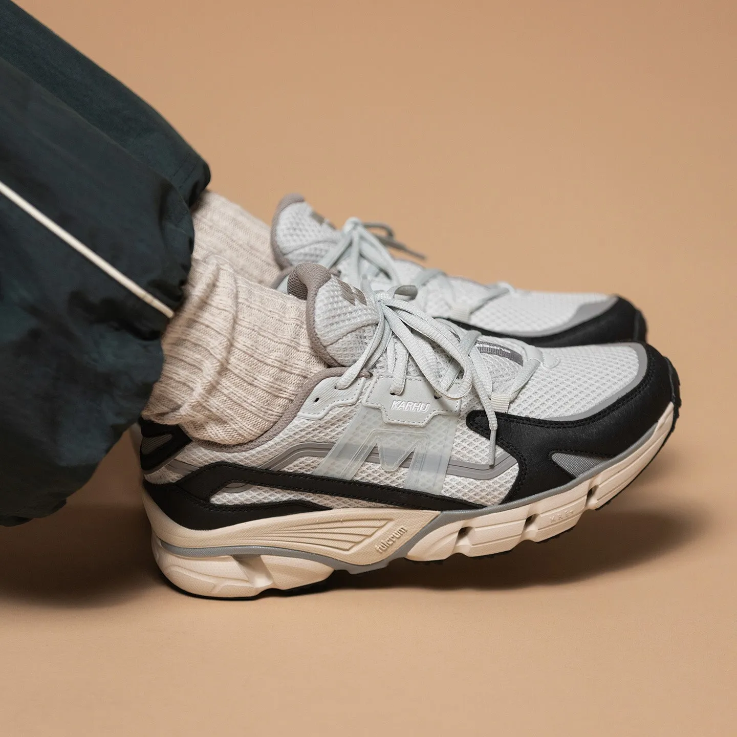 SUPER FULCRUM - JET BLACK / DAWN BLUE sold by Karhu product image thumbnail 2