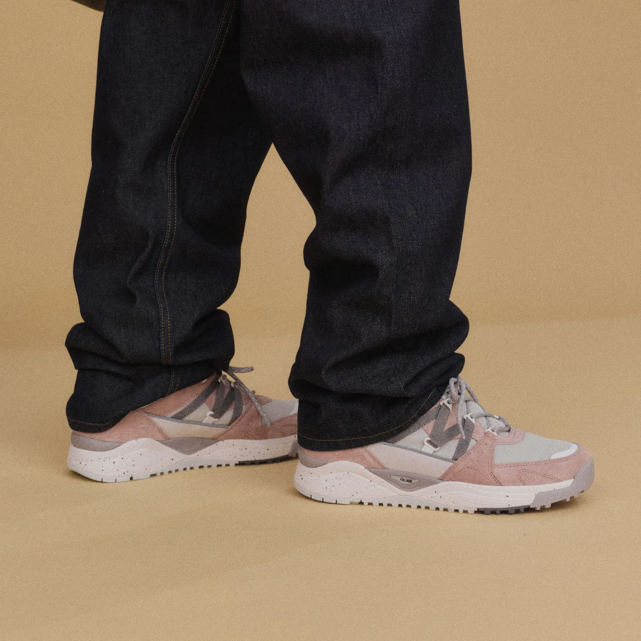 FUSION XC - ADOBE ROSE / DARK GULL GRAY sold by Karhu product image thumbnail 2