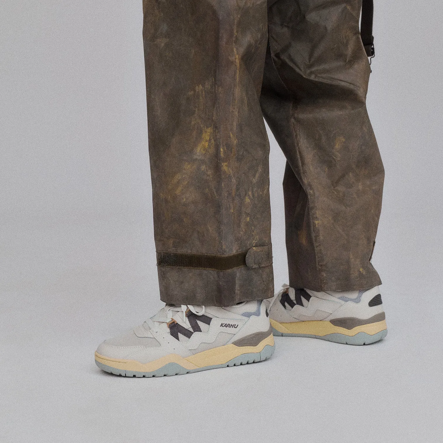 FUSION XT - ICICLE / DARK GULL GRAY sold by Karhu product image thumbnail 2