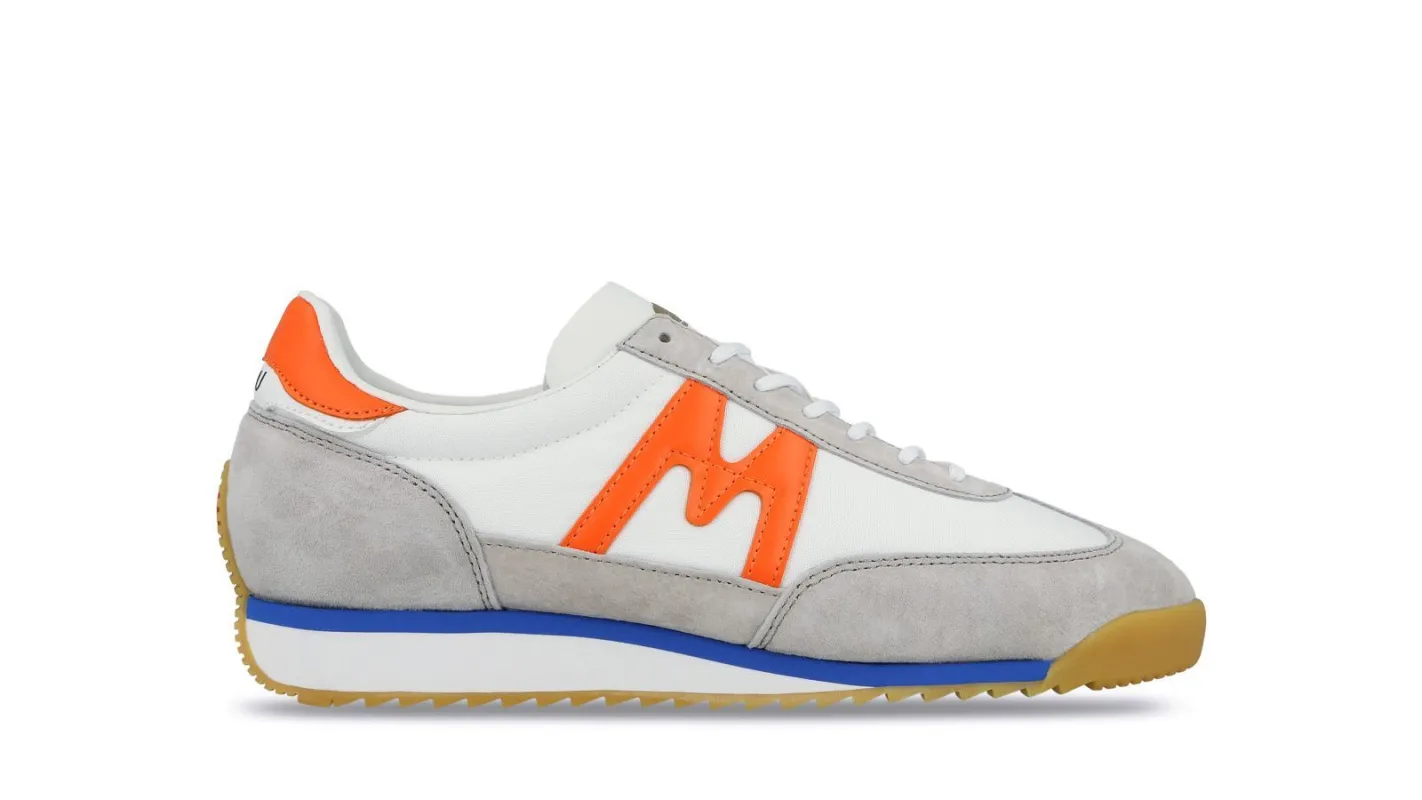 MESTARI 76 - WHITE / FLAME made by Karhu