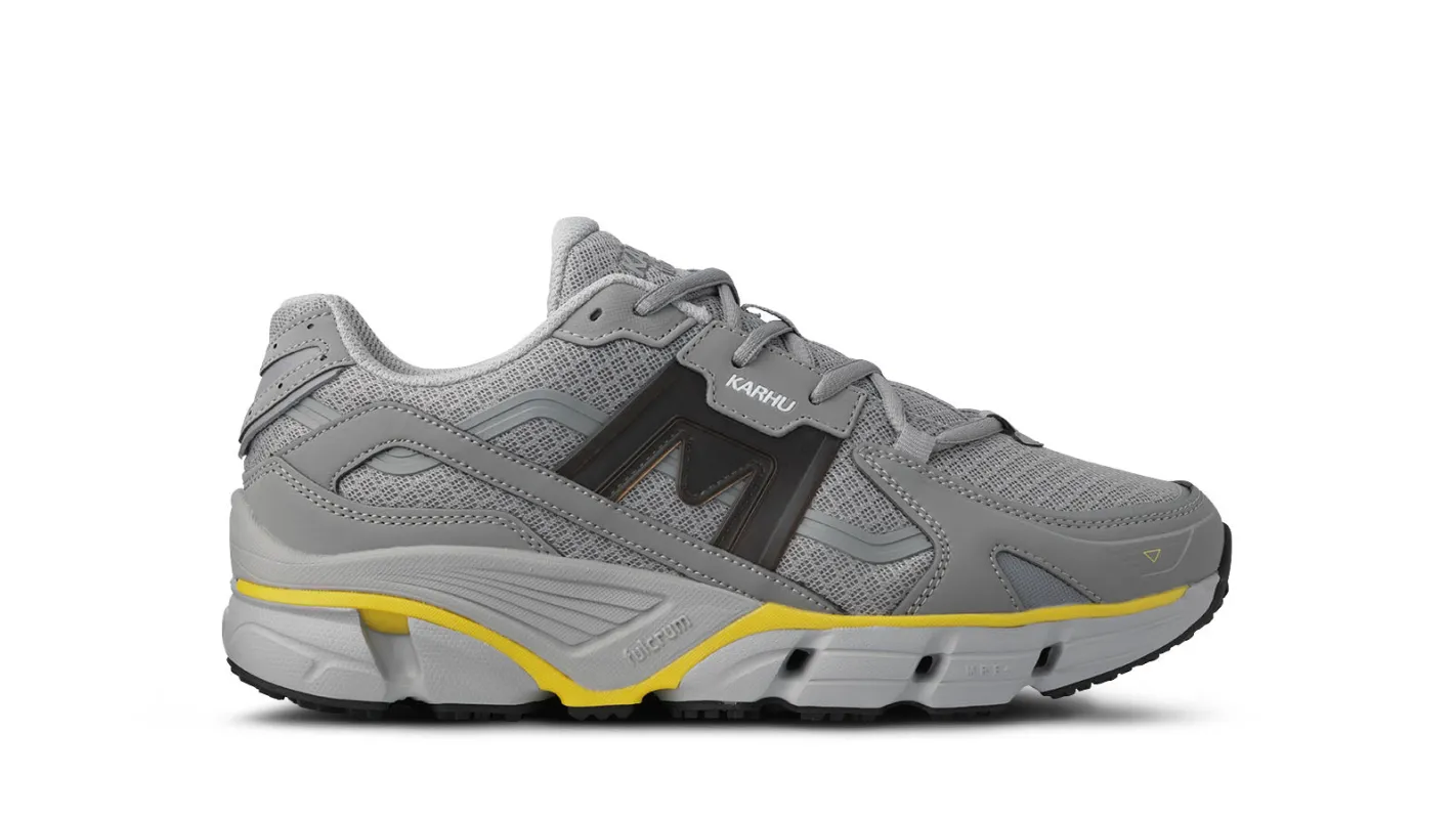 SUPER FULCRUM - GRAY REFLECTIVE / JET BLACK made by Karhu