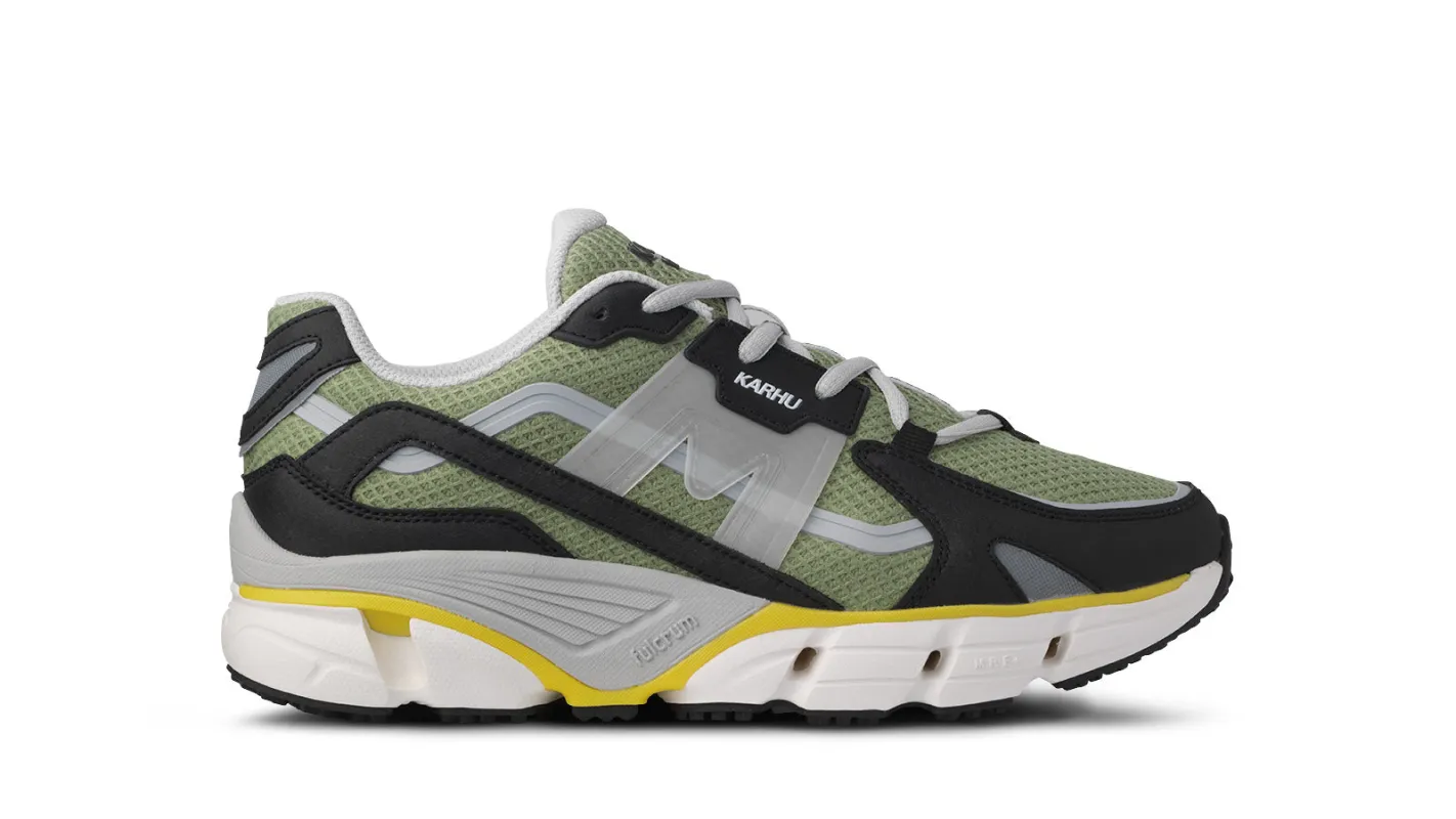 SUPER FULCRUM - JET BLACK / EPSOM made by Karhu