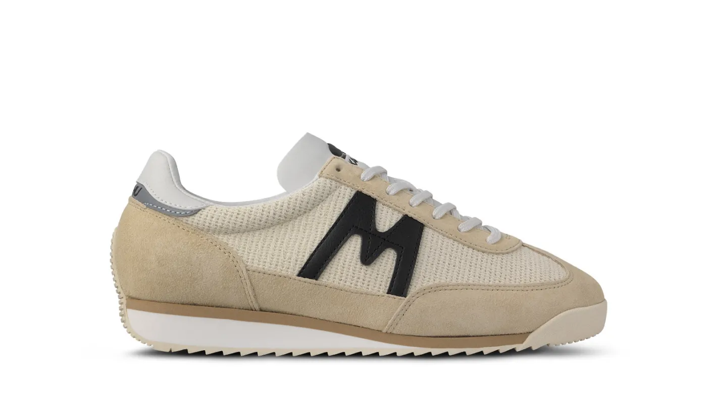 MESTARI 76 - BOULDER / JET BLACK made by Karhu