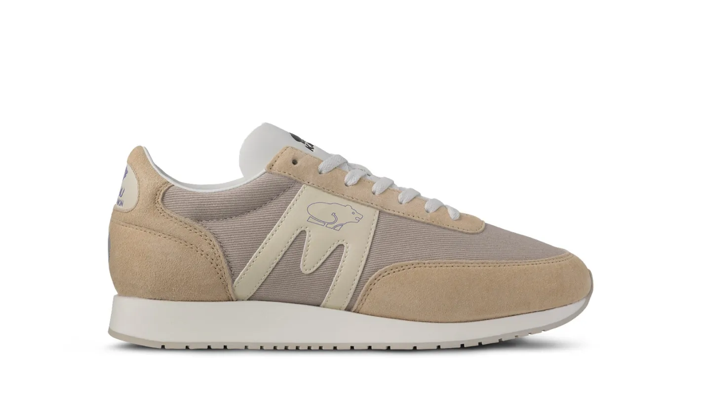 ALBATROSS 82 - HAZELNUT / TURTLEDOVE made by Karhu