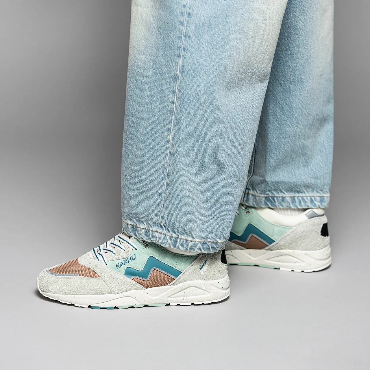 ARIA 95 - FOGGY DEW / BRITTANY BLUE sold by Karhu product image thumbnail 2