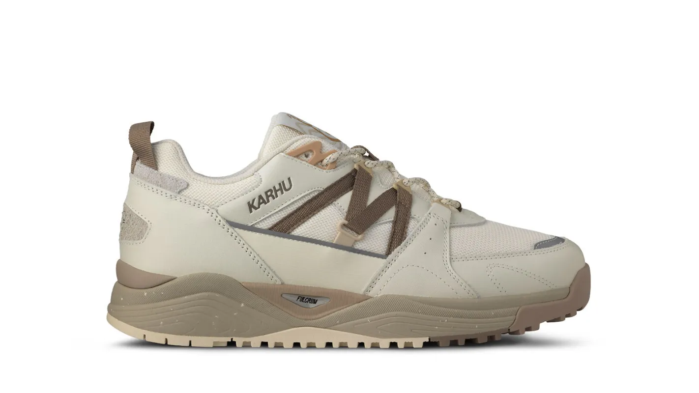 FUSION XC - LILY WHITE / PINE BARK made by Karhu