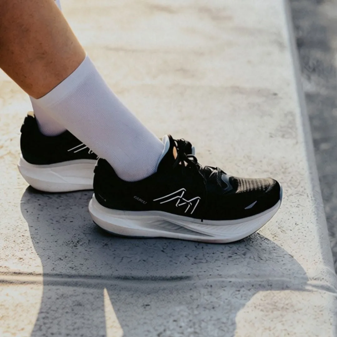 WOMEN'S FUSION 5.0 HIVO - BLACK / APRICOT CREAM sold by Karhu product image thumbnail 2