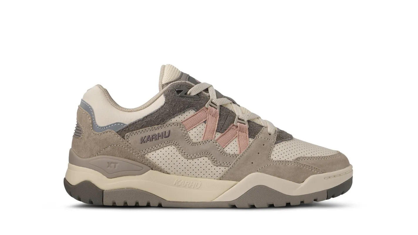 FUSION XT - SILVER LINING / ADOBE ROSE made by Karhu