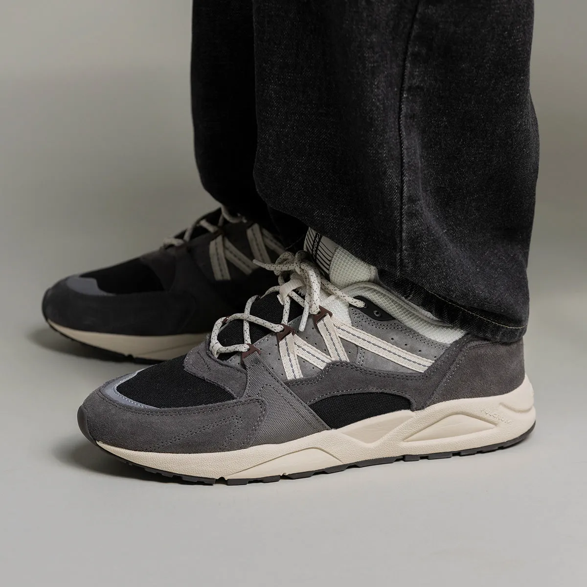 FUSION 2.0 - DARK GULL GRAY / TURTLEDOVE sold by Karhu product image thumbnail 2