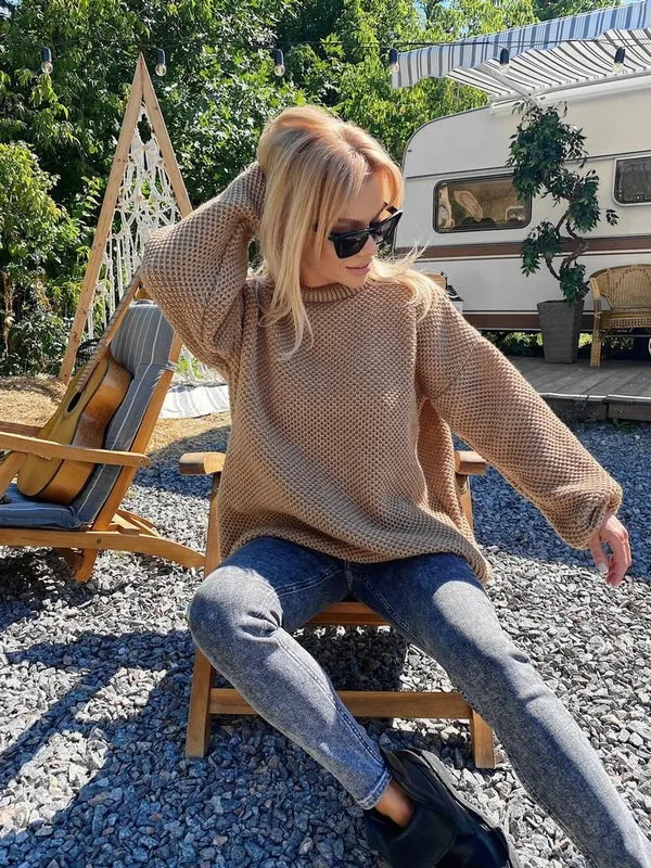 Women's Oversized Knit Pullover - Cozy Wool Sweater with Ribbed Trim sold by Hensley London