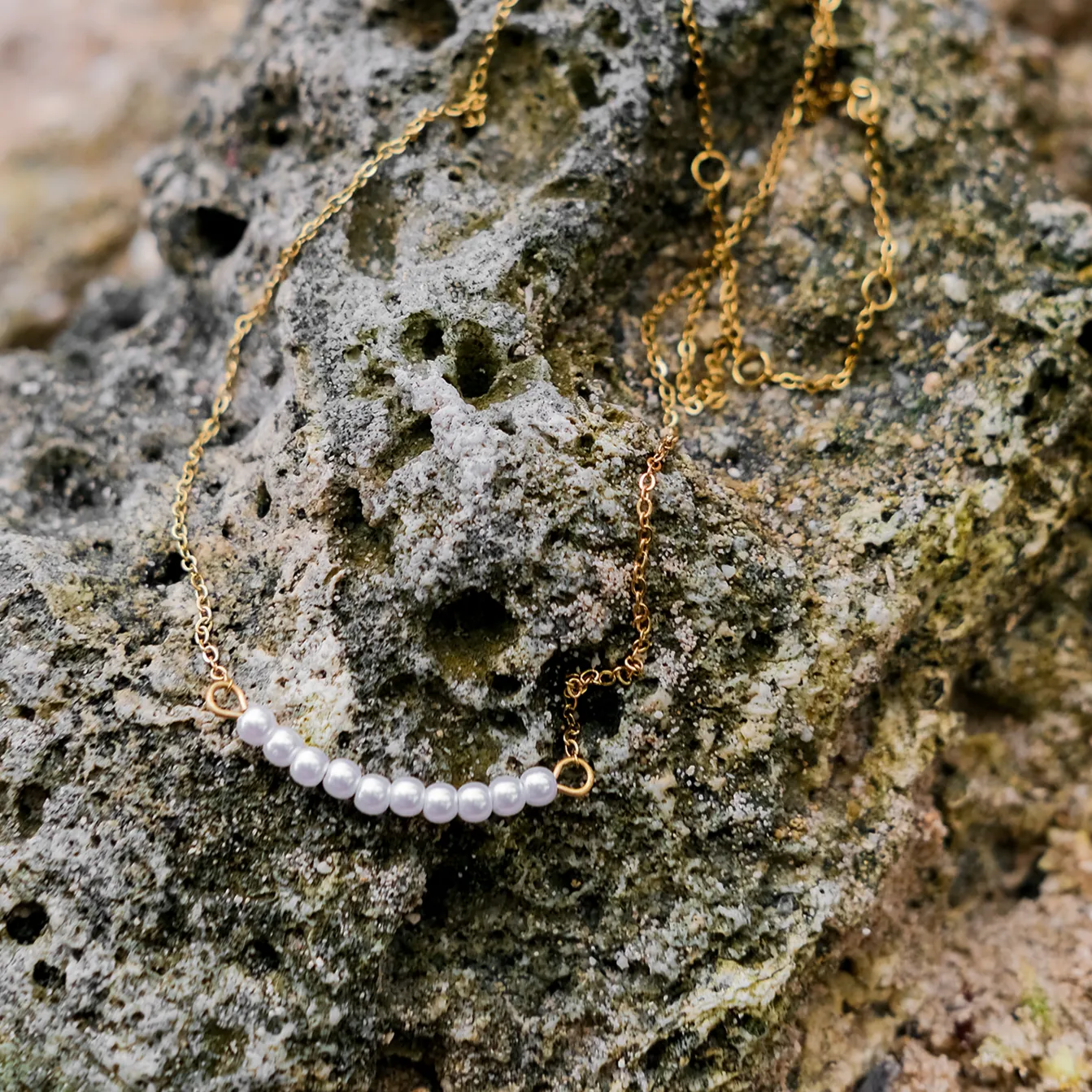 Elegant Freshwater Pearl Necklace with 18k Gold Plating – Timeless Accessory for Any Occasion sold by Hensley London product image thumbnail 4