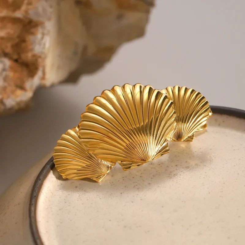 Gold Seashell Hair Clip - Hypoallergenic Accessory for Women, Lightweight, Water Resistant, Perfect for Casual and Elegant Styles sold by Hensley London