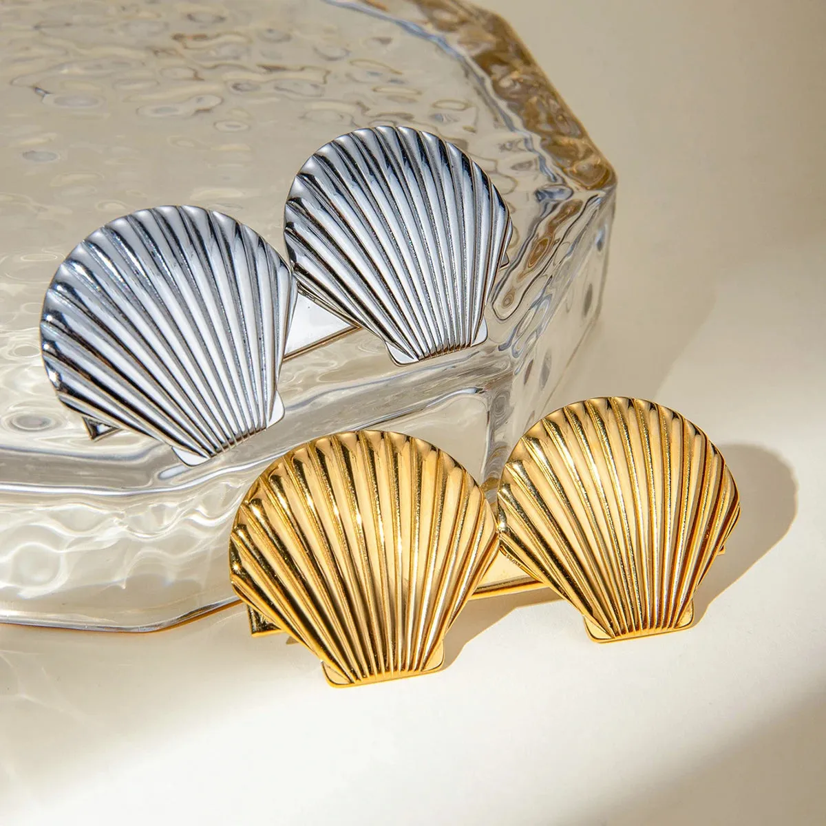 Laguna Gold Seashell Hair Clip – Waterproof, Hypoallergenic Hair Accessory sold by Hensley London product image thumbnail 5