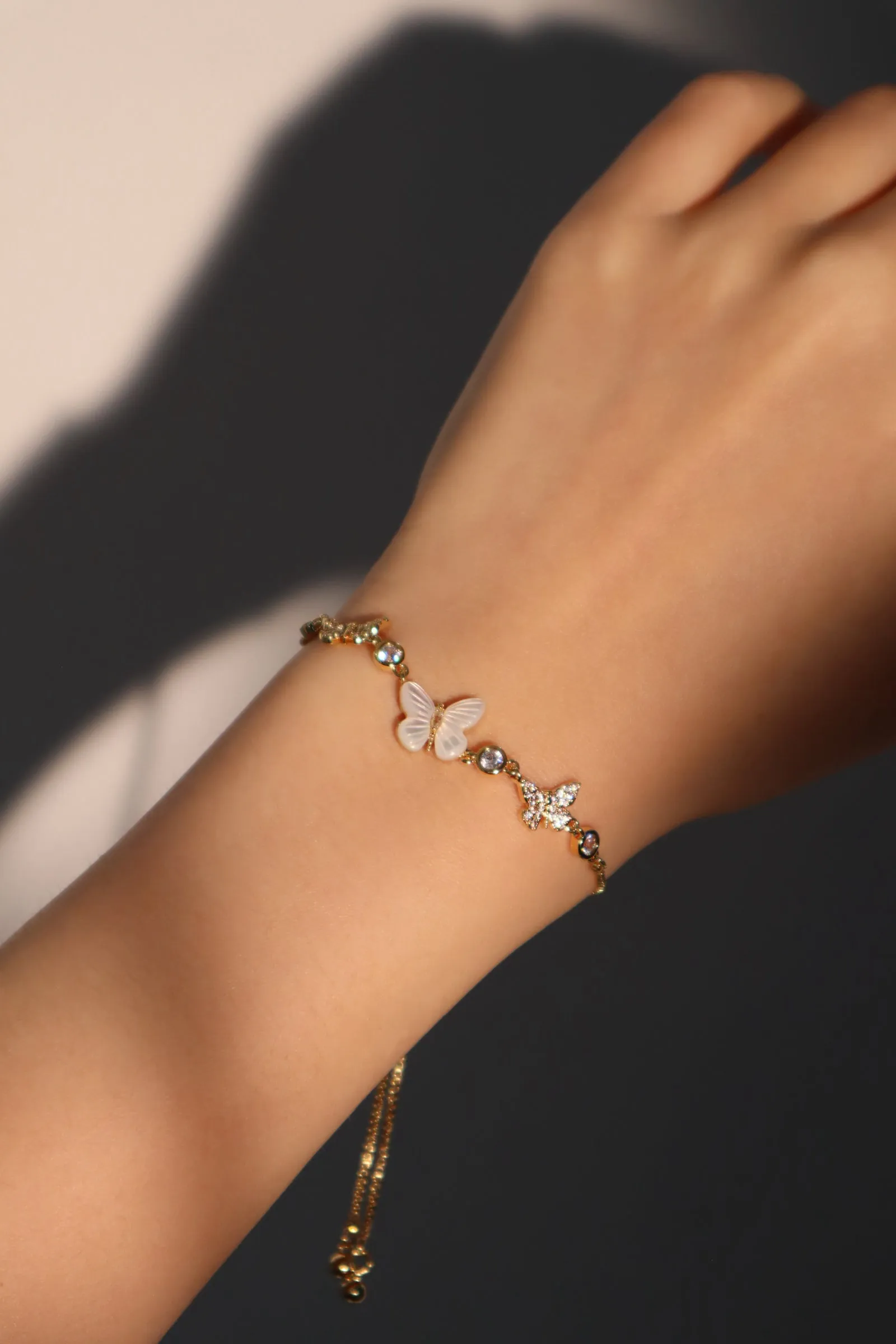 Women's Bracelet Gold Plated Natural Shell Adjustable 10.6 in sold by Hensley London product image thumbnail 4