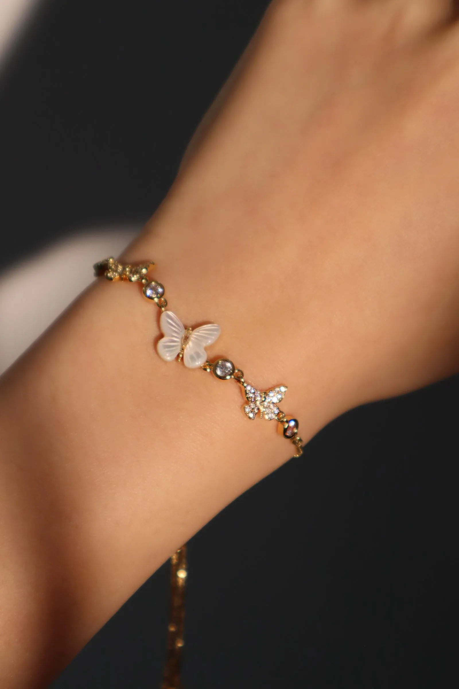 Women's Bracelet Gold Plated Natural Shell Adjustable 10.6 in sold by Hensley London product image thumbnail 5