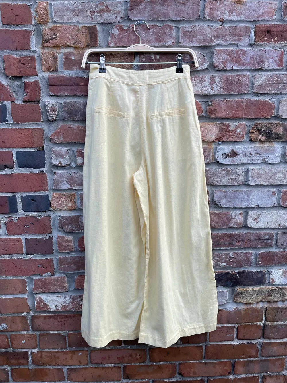 mango linen-blend pleated crop wide leg pant sold by Good Market Thrift Store product image thumbnail 2