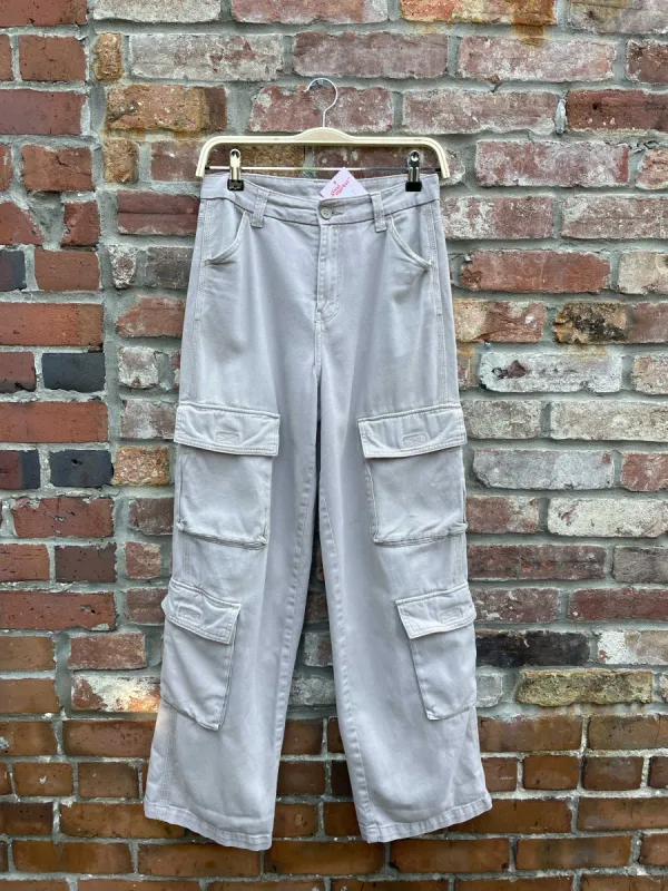 h&m loose fit double cargo wide leg pants sold by Good Market Thrift Store