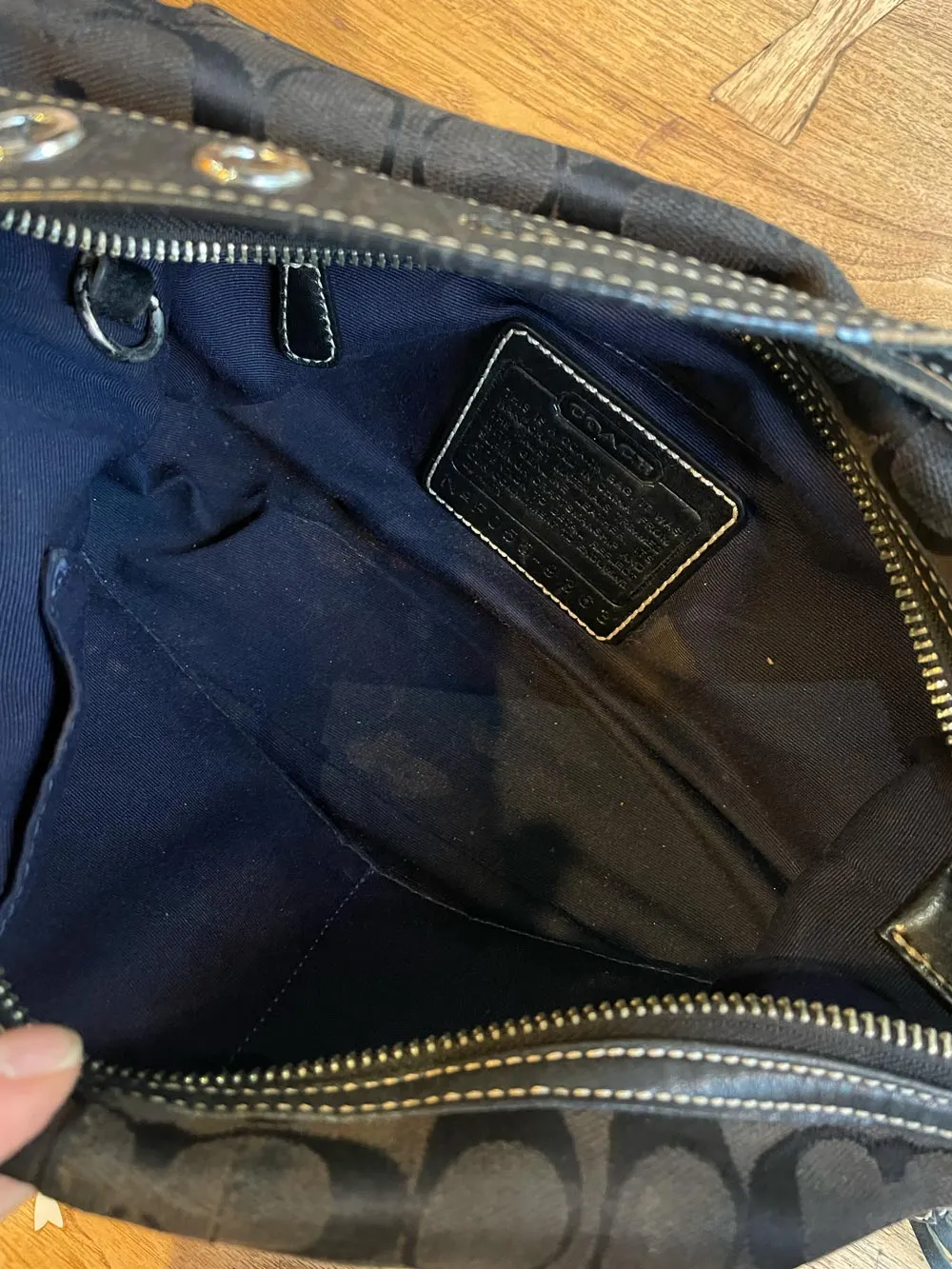 y2k coach 9363 signature canvas shoulder bag sold by Good Market Thrift Store product image thumbnail 4