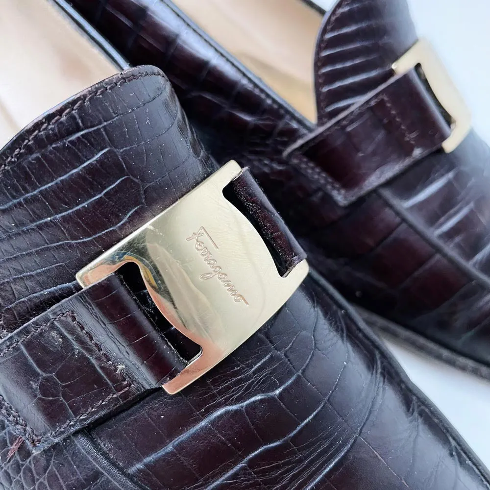 vintage salvatore ferragamo croc low heel loafer sold by Good Market Thrift Store product image thumbnail 2