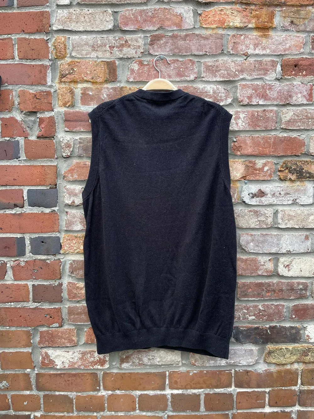 roundtree & yorke cotton-wool sweater vest sold by Good Market Thrift Store product image thumbnail 2