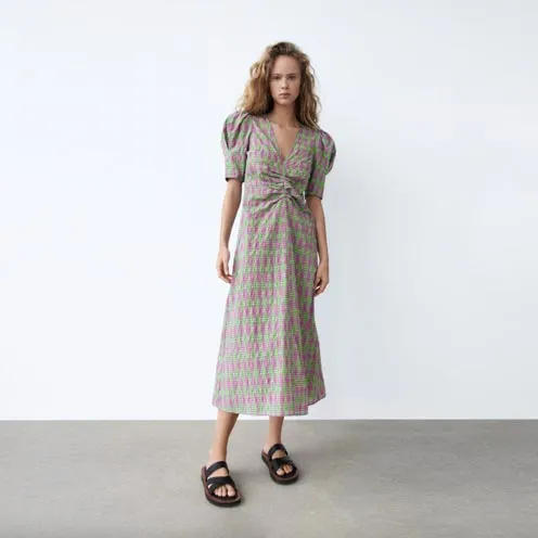 zara plaid print puff sleeve midi dress sold by Good Market Thrift Store