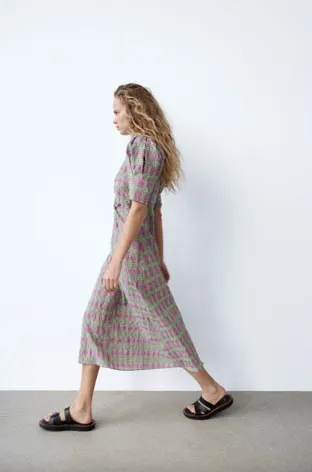 zara plaid print puff sleeve midi dress sold by Good Market Thrift Store product image thumbnail 3