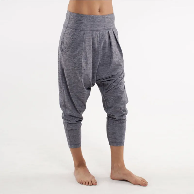 lululemon happy hatha pleated crop sold by Good Market Thrift Store