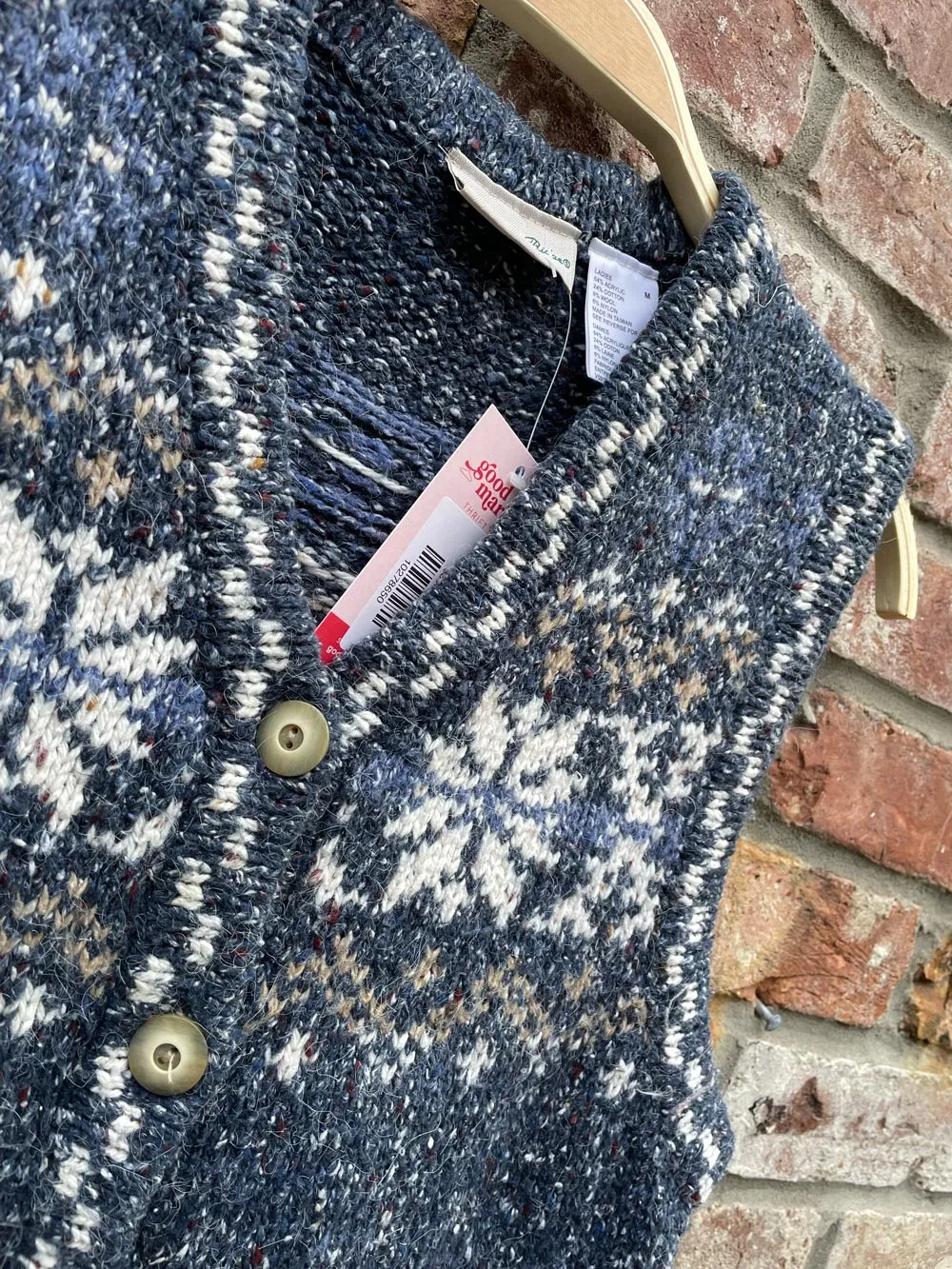 vintage huntington ridge wool-blend knit vest sold by Good Market Thrift Store product image thumbnail 2