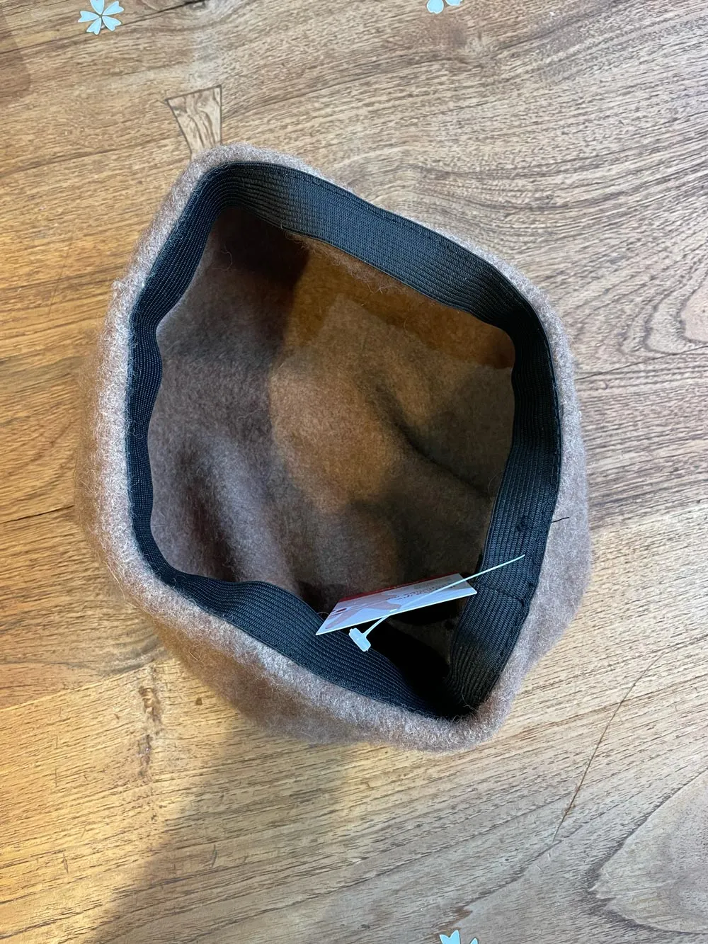 vintage brown wool french beret sold by Good Market Thrift Store product image thumbnail 2