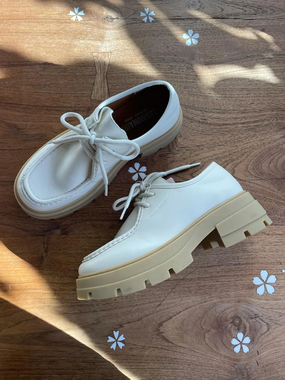 cushionaire leather chunky heeled loafer sold by Good Market Thrift Store