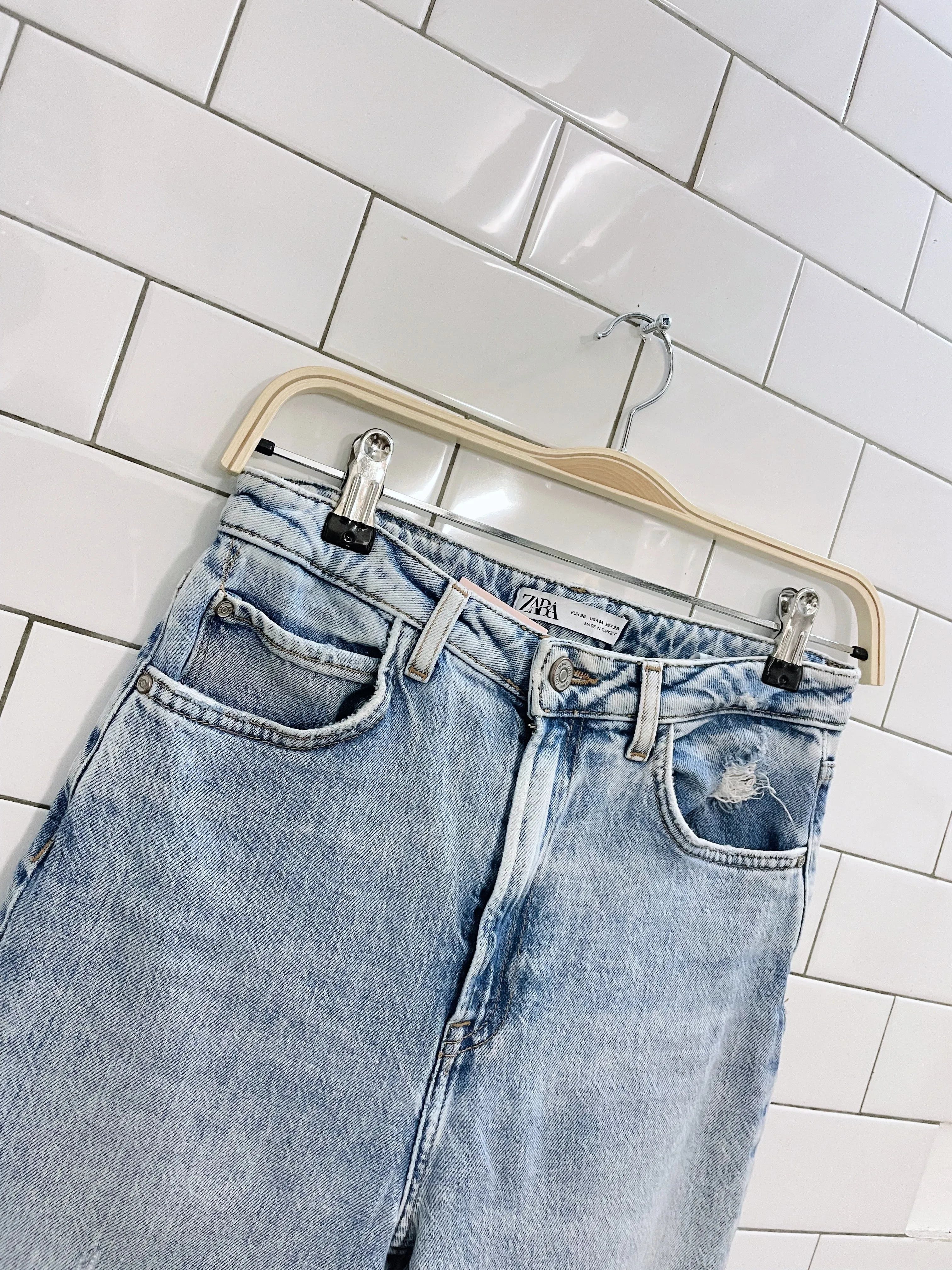 zara high rise straight split hem jeans sold by Good Market Thrift Store