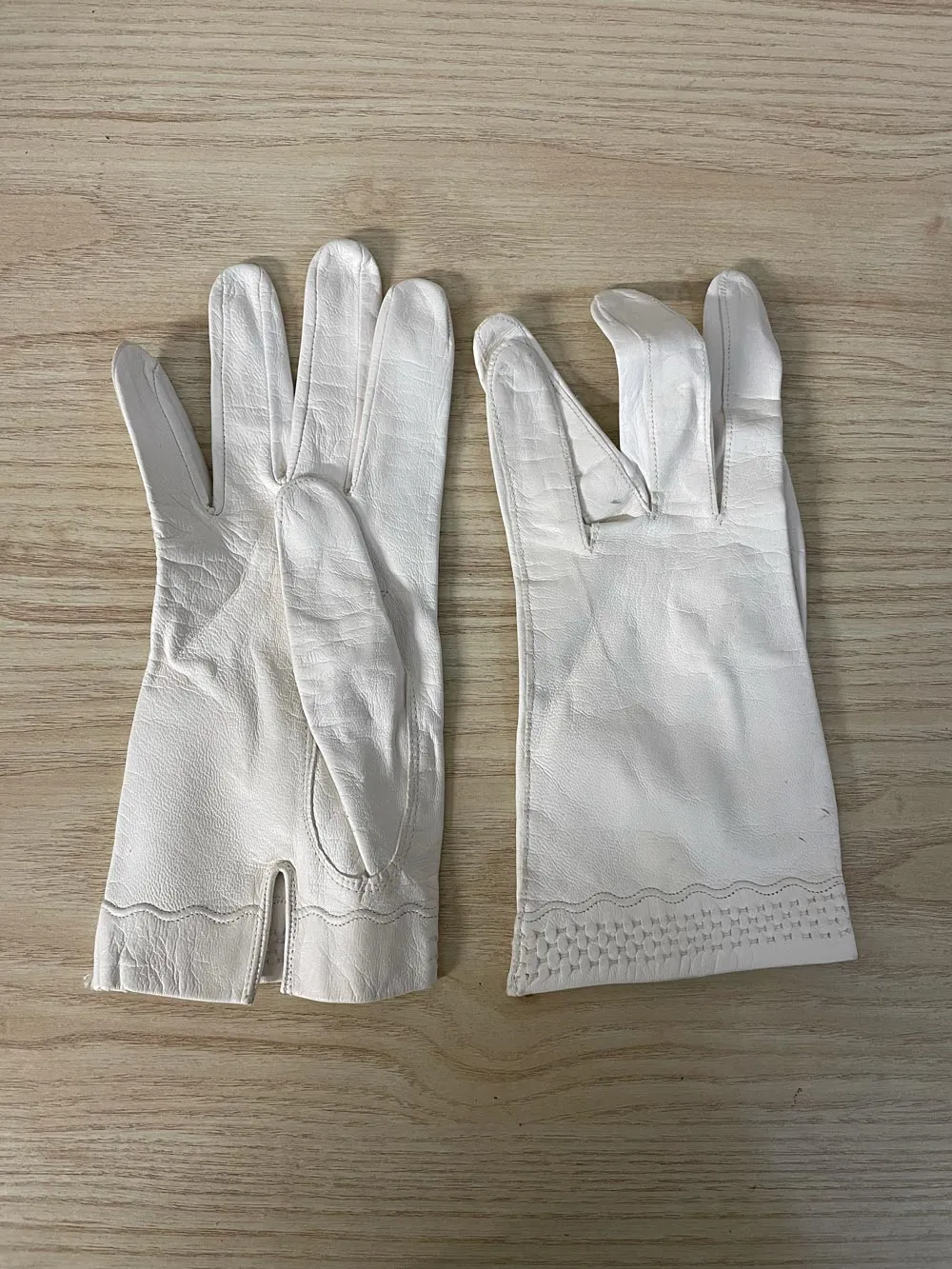vintage white butter leather gloves sold by Good Market Thrift Store product image thumbnail 3