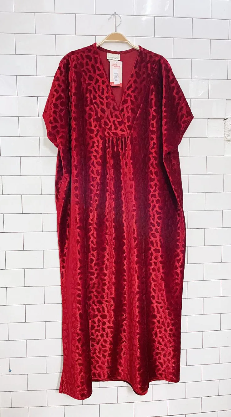 vintage vanity fair animal print red velvet holiday robe sold by Good Market Thrift Store product image thumbnail 3