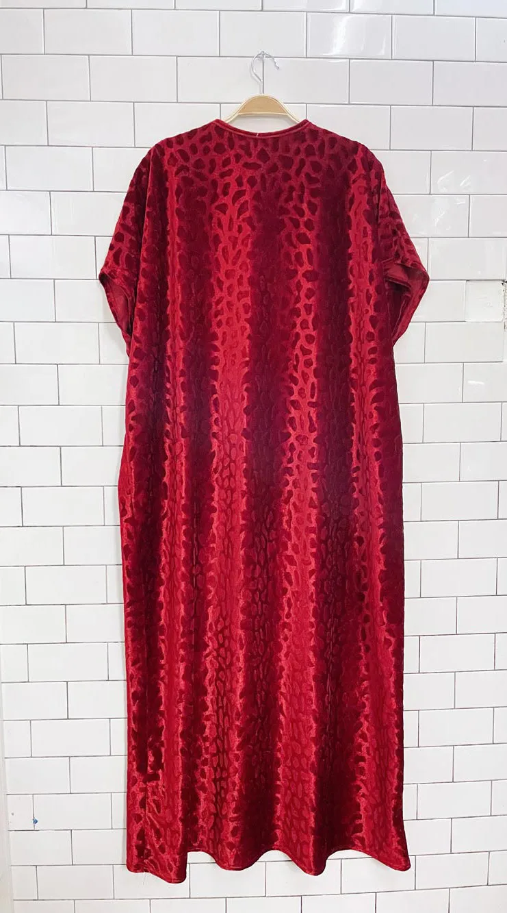 vintage vanity fair animal print red velvet holiday robe sold by Good Market Thrift Store product image thumbnail 4