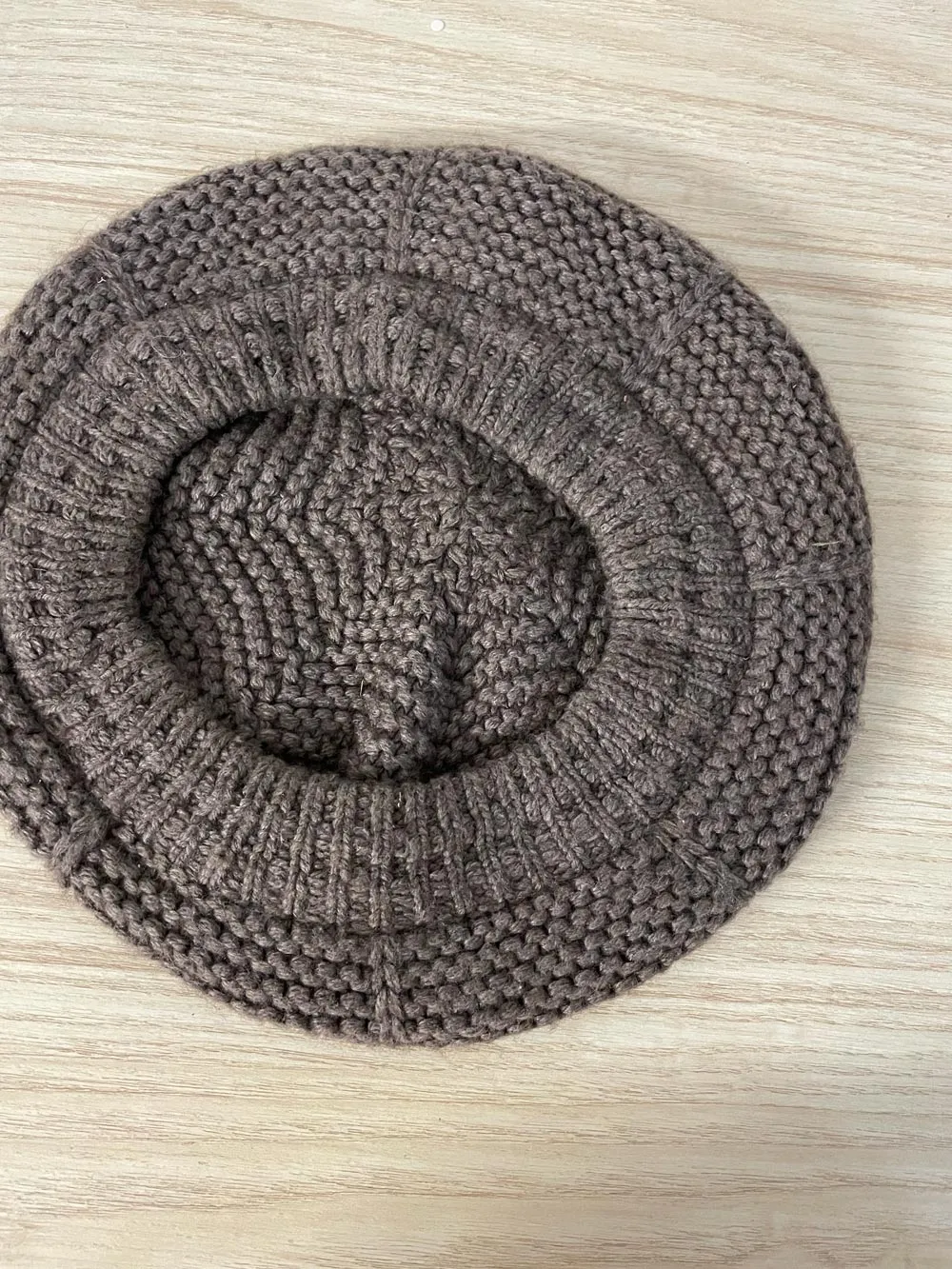 banana republic wool-cashmere knit beret sold by Good Market Thrift Store product image thumbnail 3