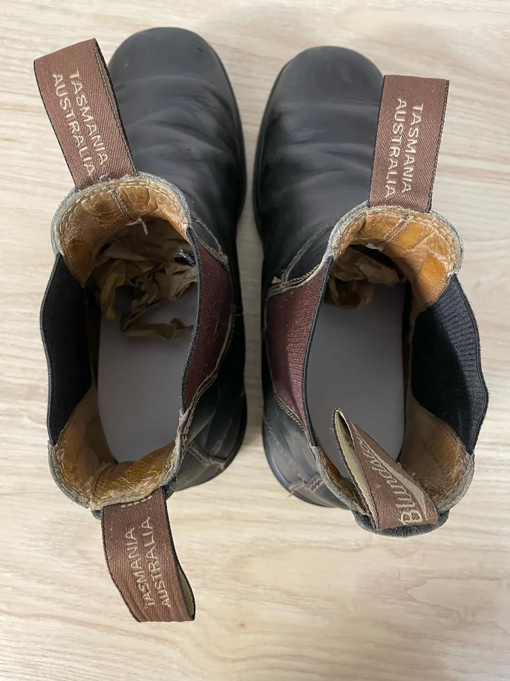 blundstone chisel toe leather chelsea boots sold by Good Market Thrift Store product image thumbnail 3