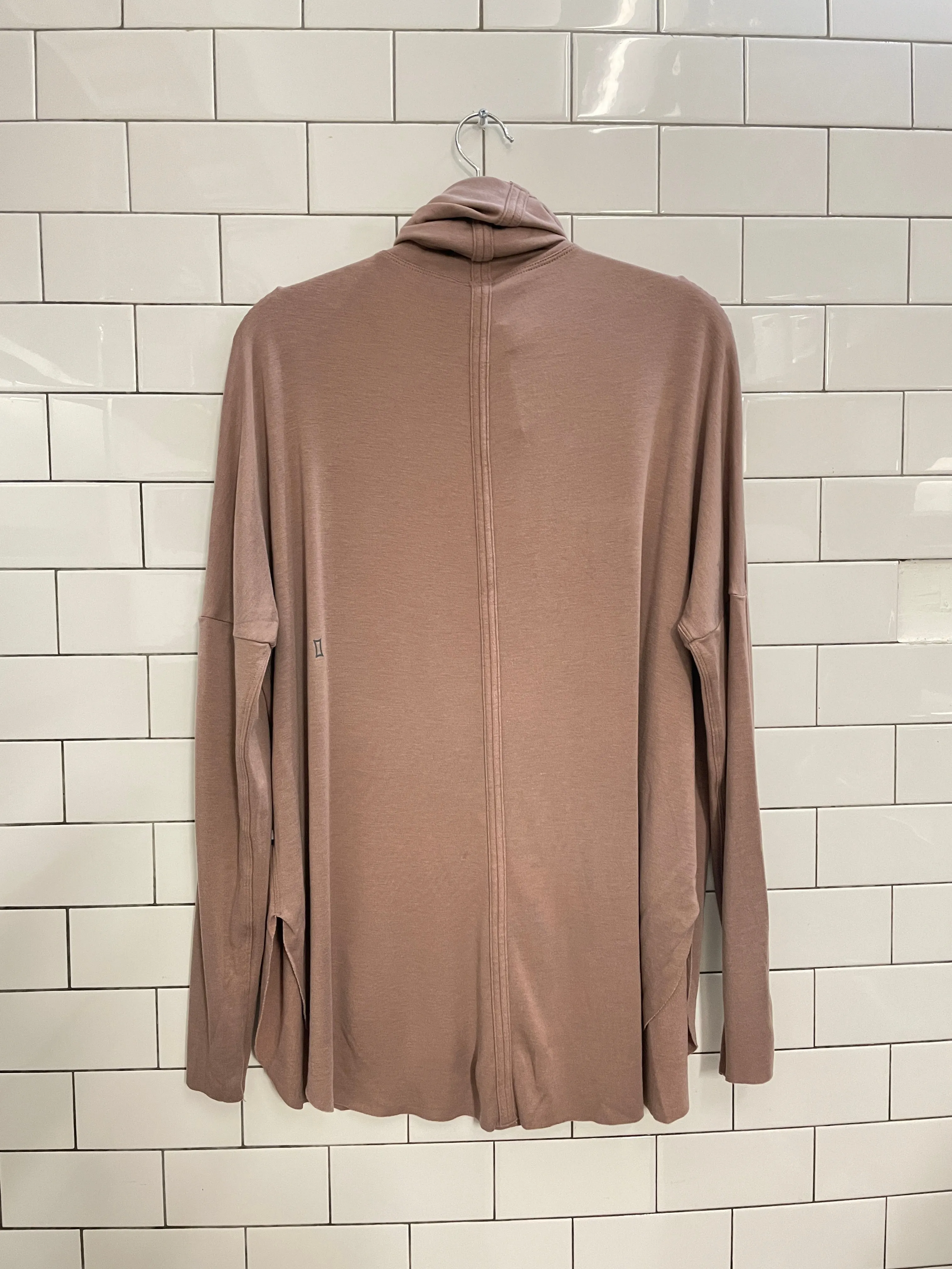 kit and ace burrow turtleneck sold by Good Market Thrift Store product image thumbnail 5