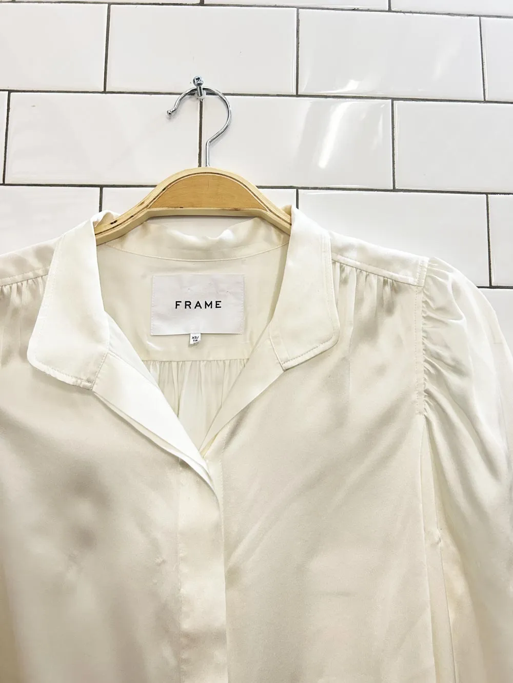 frame gillian puff shoulder silk blouse sold by Good Market Thrift Store product image thumbnail 3