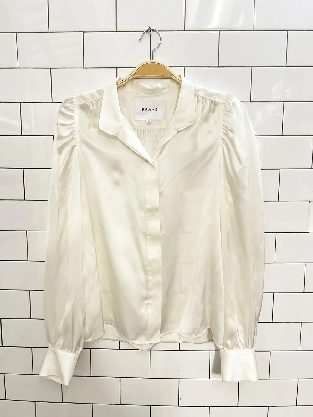 frame gillian puff shoulder silk blouse sold by Good Market Thrift Store product image thumbnail 2