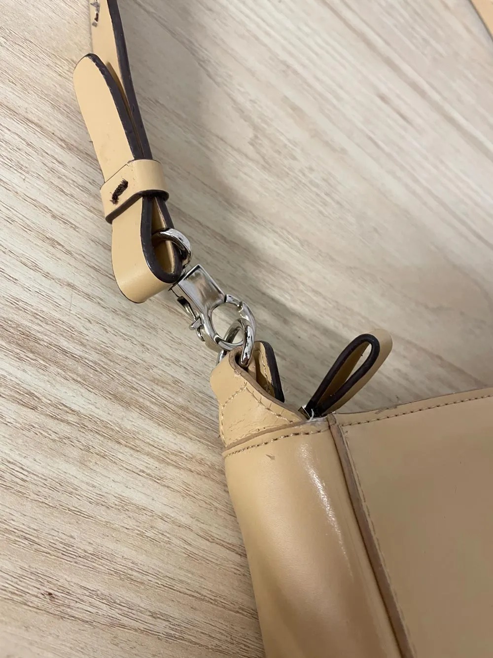 y2k elle faux leather structured shoulder bag sold by Good Market Thrift Store product image thumbnail 4