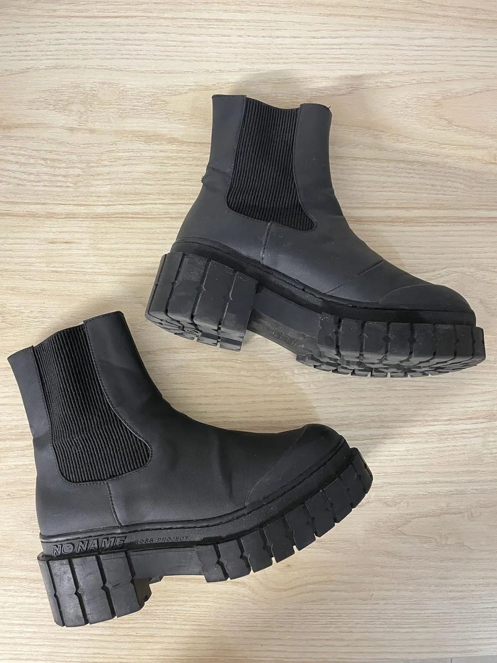 no name lug sole chelsea boot sold by Good Market Thrift Store product image thumbnail 5