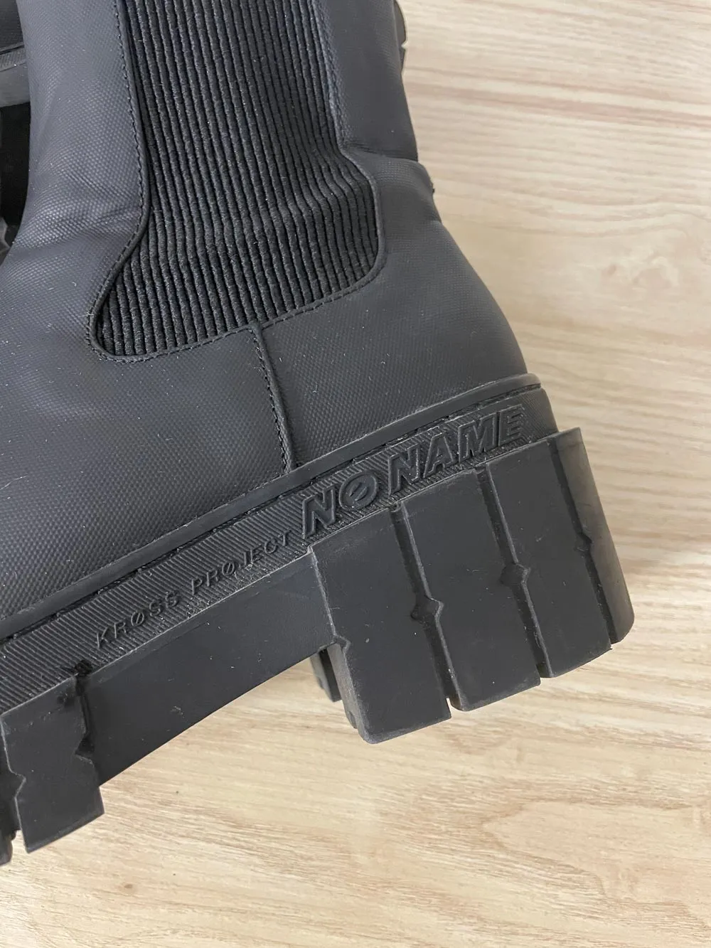 no name lug sole chelsea boot sold by Good Market Thrift Store product image thumbnail 2