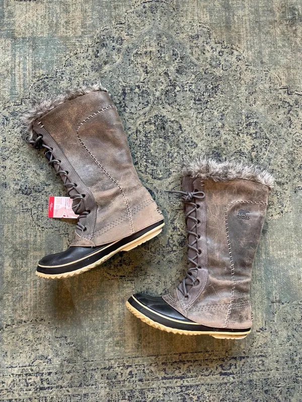 sorel cate the great leather waterproof snow boots sold by Good Market Thrift Store