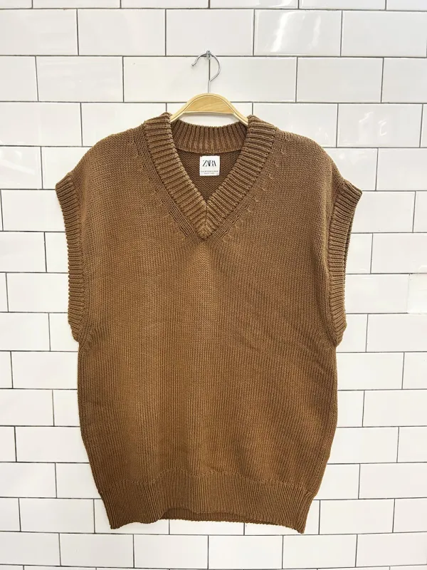 zara oversized knit sweater vest sold by Good Market Thrift Store