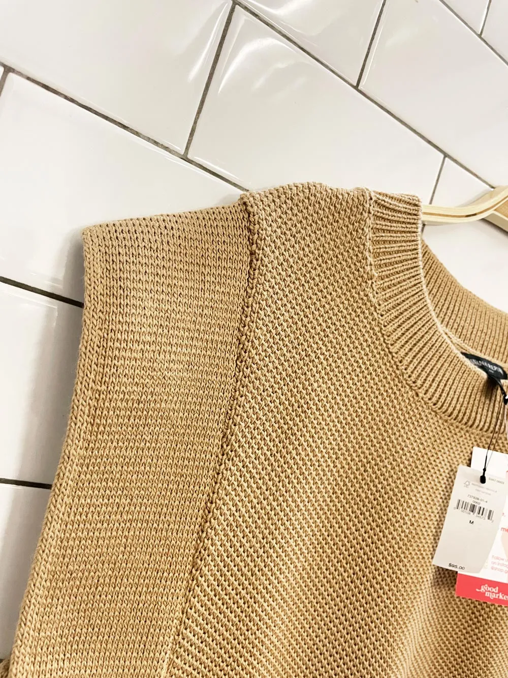 nwt banana republic boxy knit vest sold by Good Market Thrift Store product image thumbnail 2